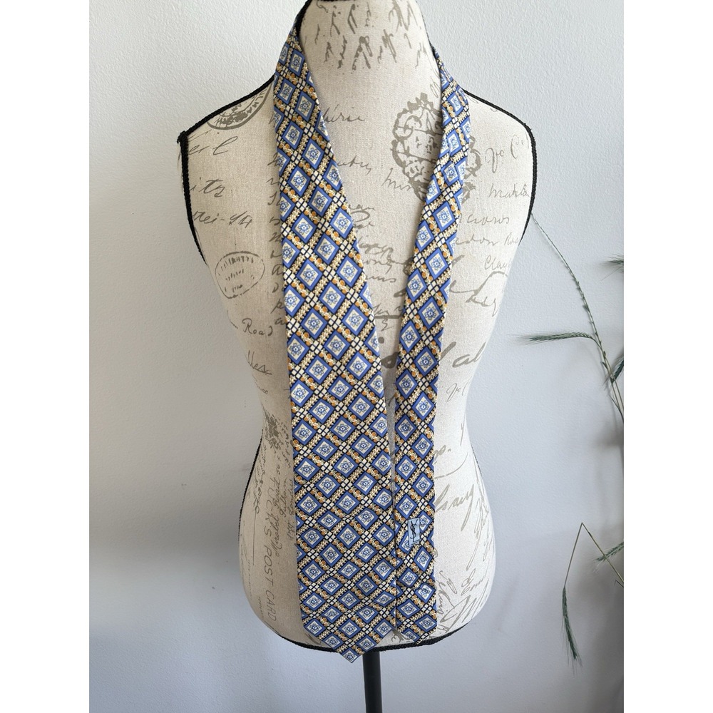 Yves Saint Laurent‎ tie